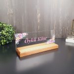 Kişiye Özel Çiçek Desenli Masa İsimliği