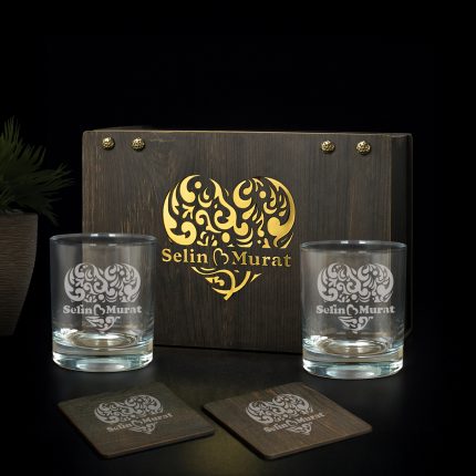 İsme Özel Love Viski Seti – Ahşap Kutulu Sevgililer Günü Viski Bardağı Özel Tasarım Hediye Seti
